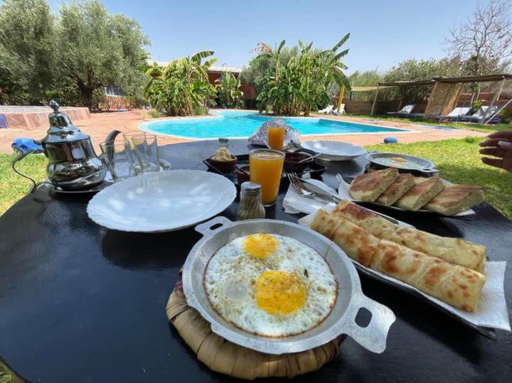 Bed and Breakfast Le Domaine De Carole Marrakech Douar Akkara Exterior foto